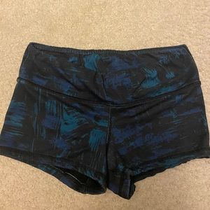 FLEO Shorts